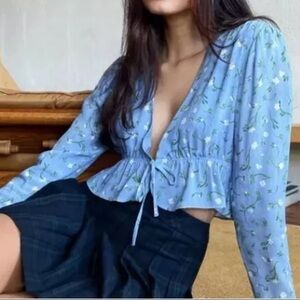 Aritzia Sunday Best New Cropped Tie Front Blouse Floral Long Sleeves Blue 2XS